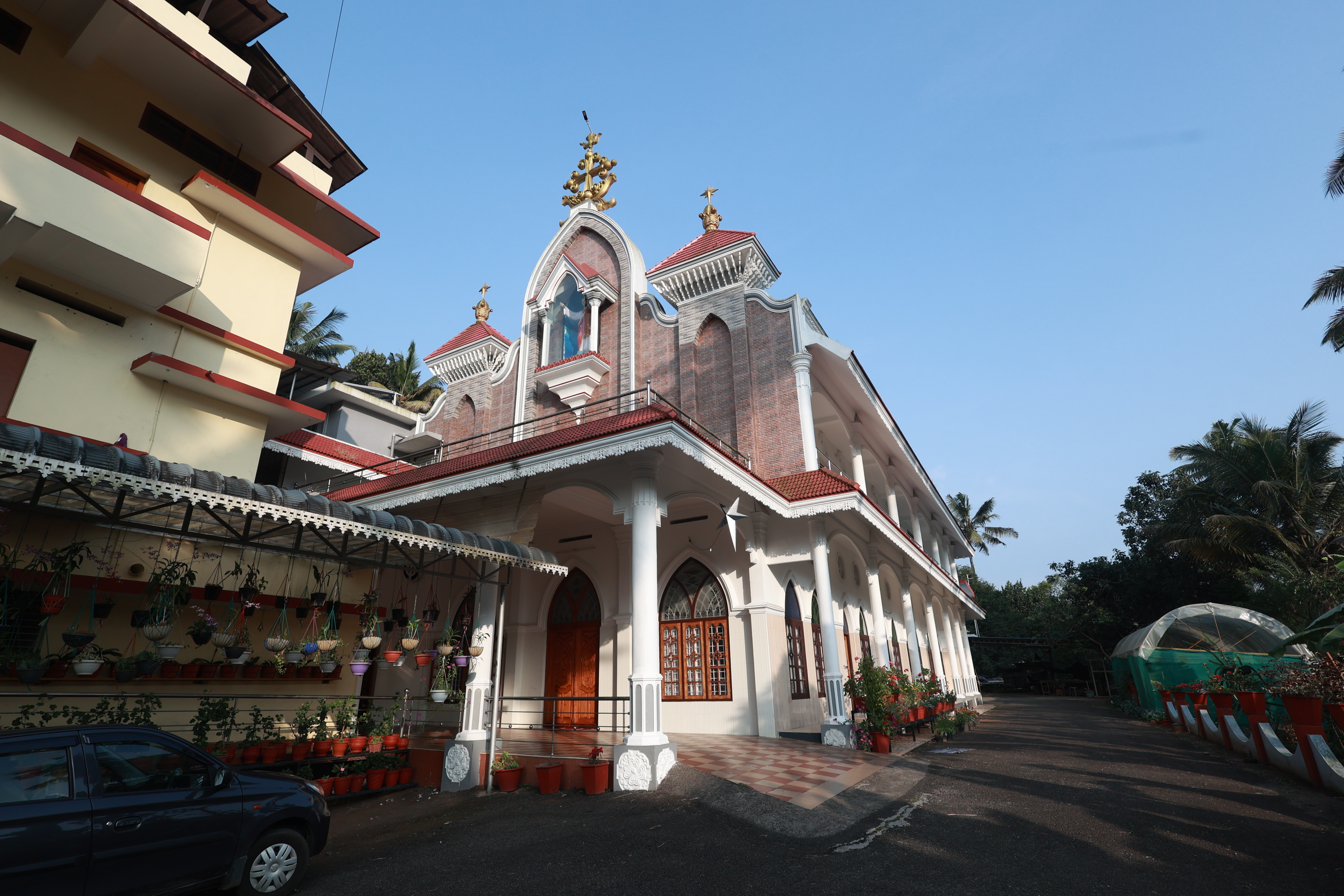 Students enjoying leisure time in the college courtyard